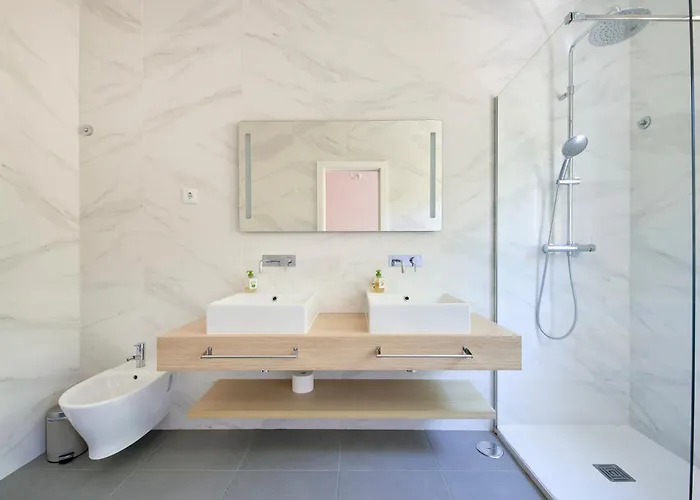 & Nature With Amazing Pool By Timecooler * Setúbal