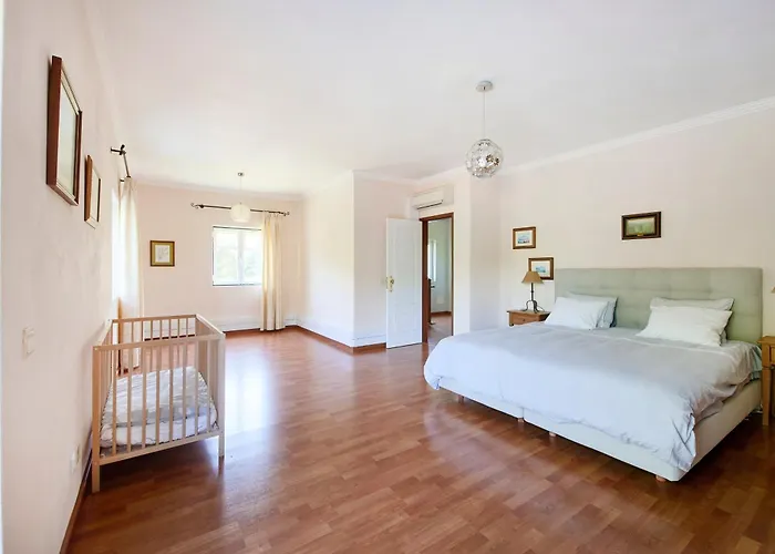 & Nature With Amazing Pool By Timecooler * Setúbal